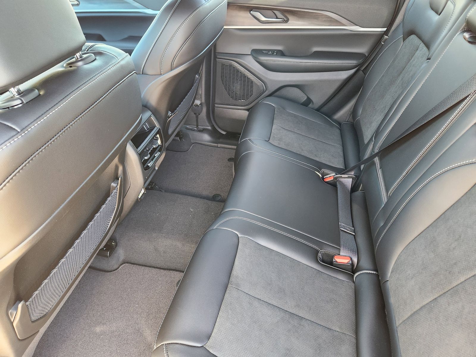 New 2026 Bright White Jeep LAREDO ALTITUDE 4X4 image 29