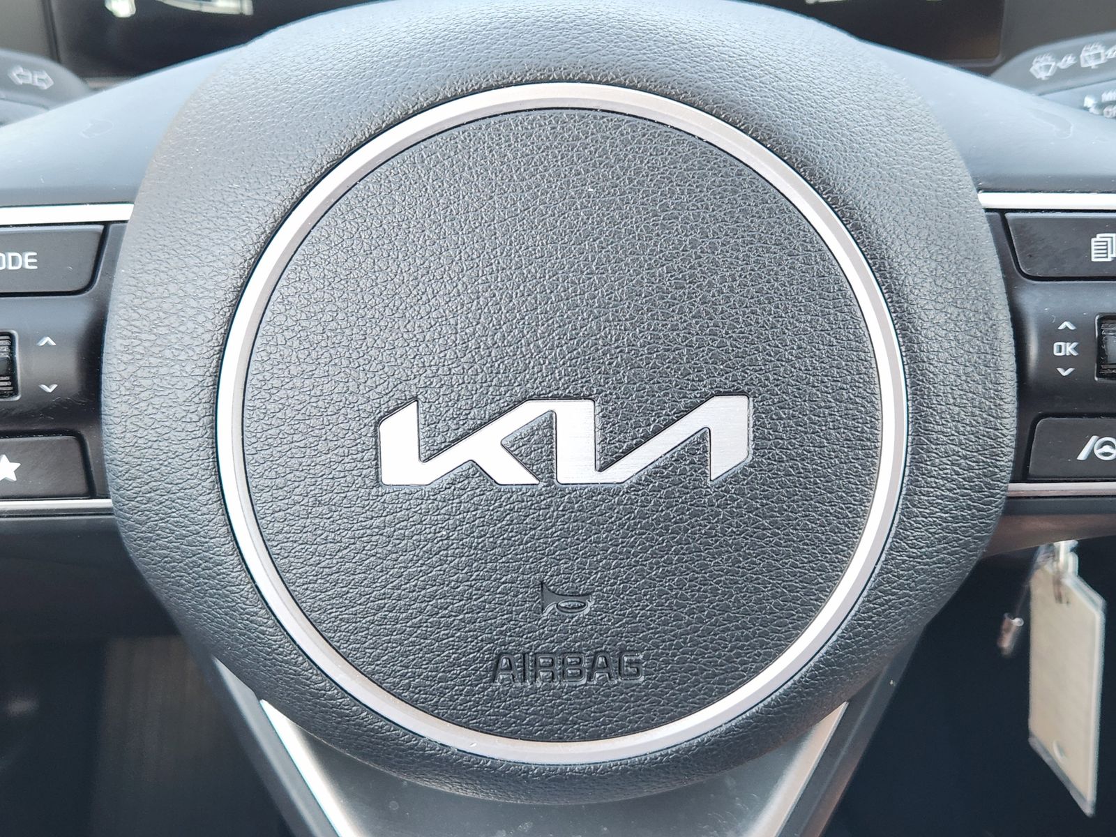 Used 2024 Snow White Pearl Kia LX image 36