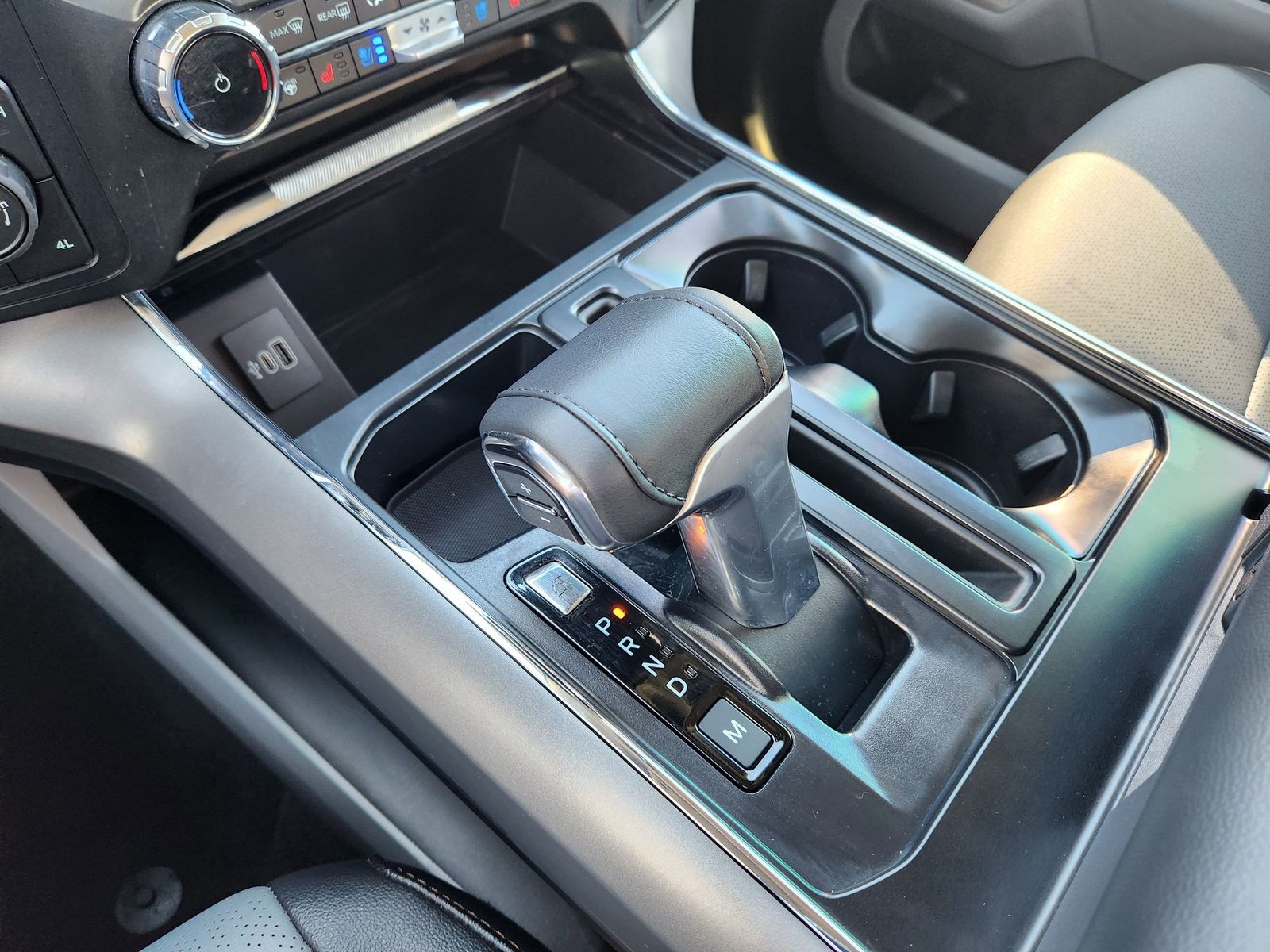 Used 2025 Space White Metallic Ford Lariat image 28