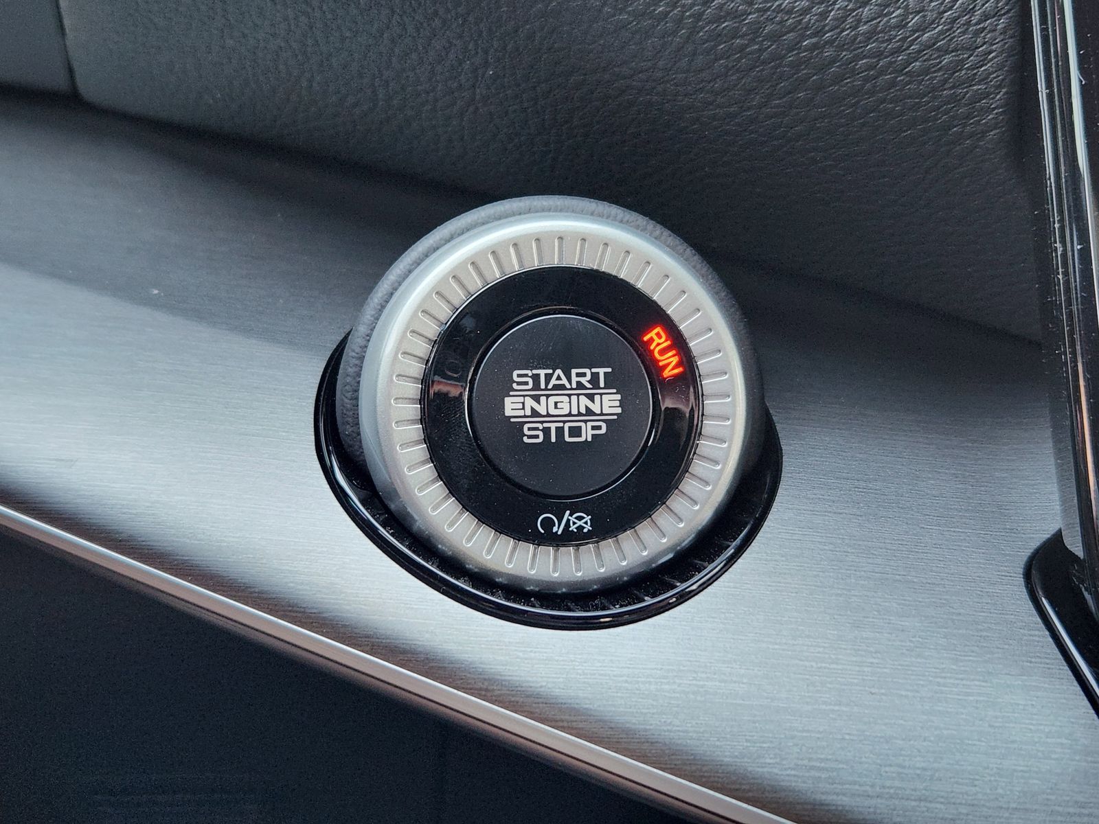 New 2026 Baltic Gray Jeep LIMITED ALTITUDE 4X4 image 27