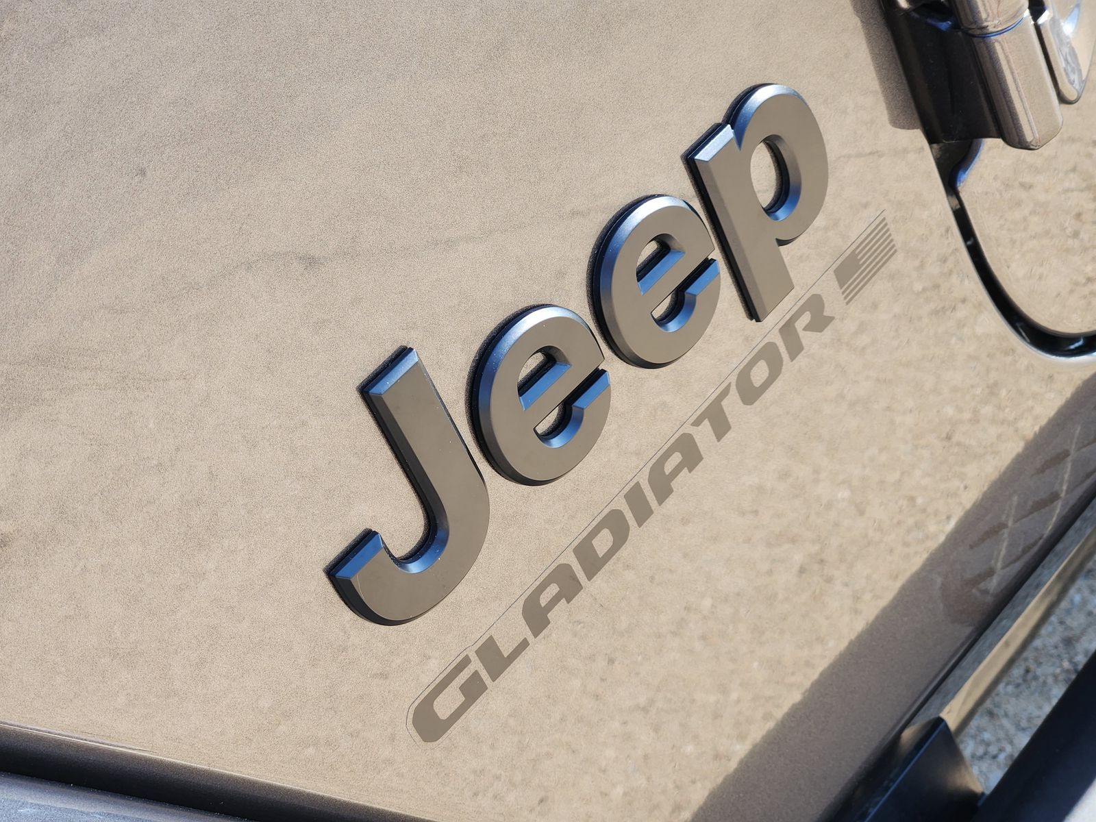 New 2026 Granite Crystal Jeep SAHARA 4X4 image 18