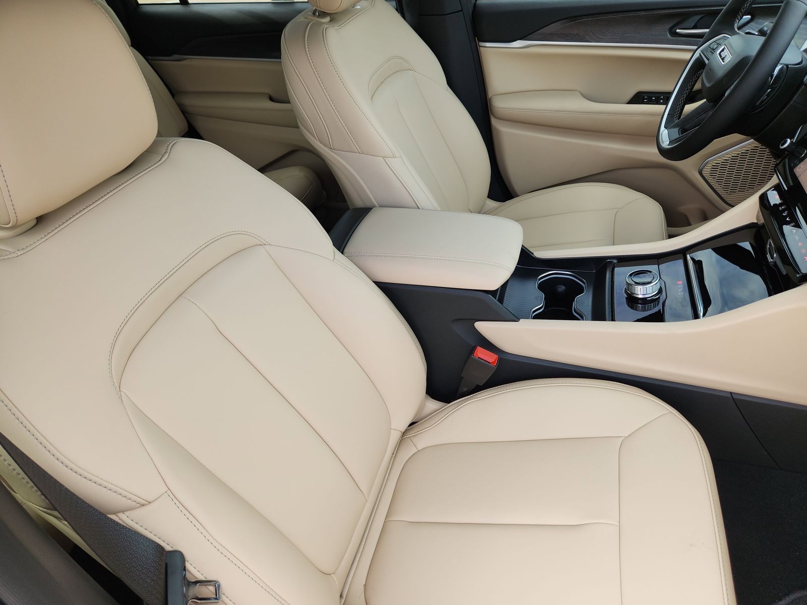 New 2026 Steel Blue Jeep L LIMITED 4X2 image 22