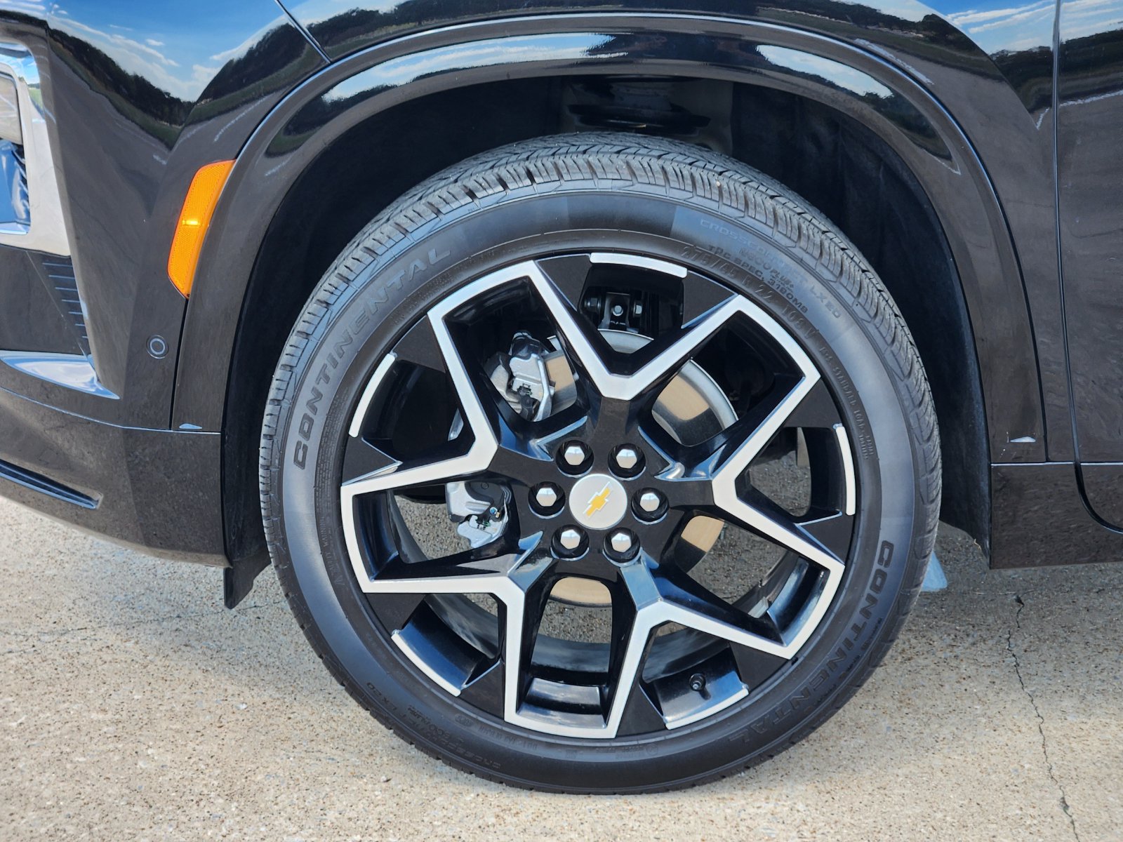 Used 2026 Mosaic Black Chevrolet High Country image 18