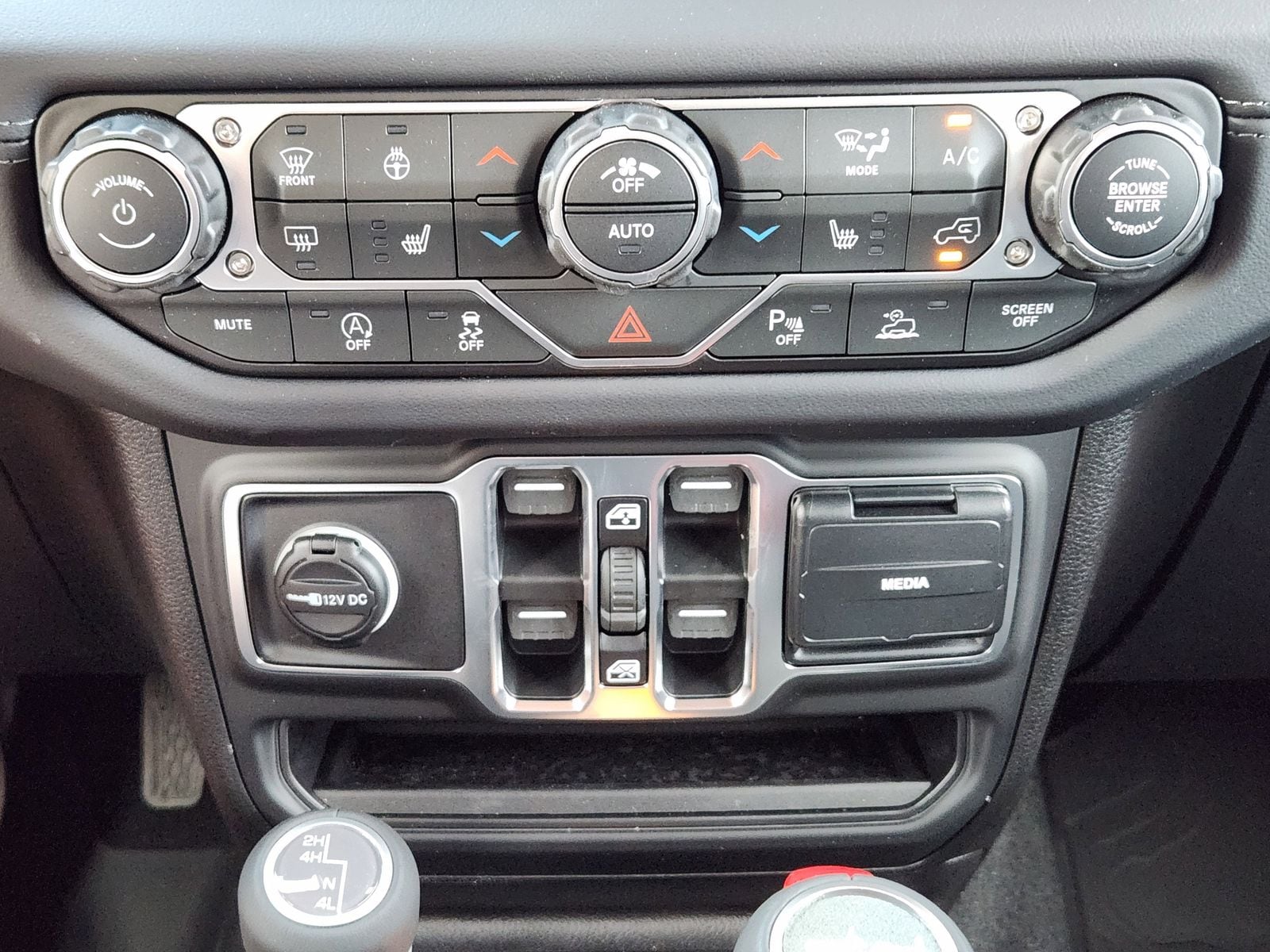 New 2026 Firecracker Red Jeep 4-DOOR SAHARA image 27