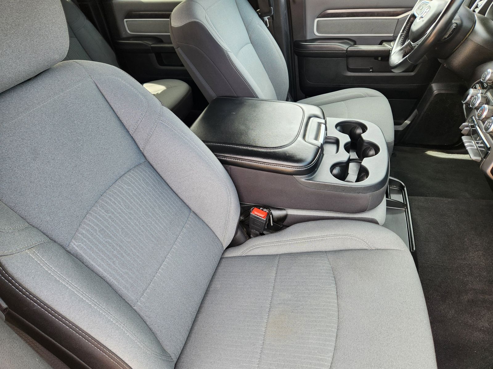 Used 2023 Bright White Ram Big Horn image 25