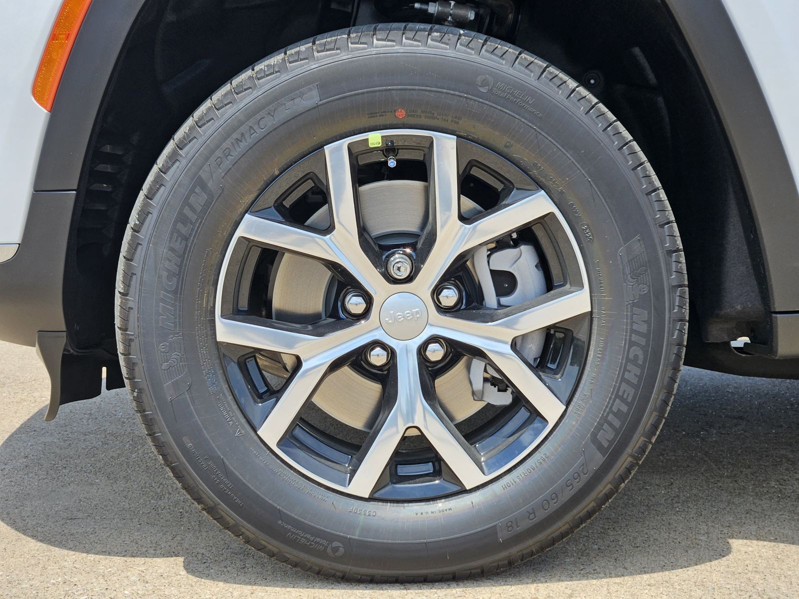 New 2025 Bright White Jeep L LIMITED 4X4 image 10