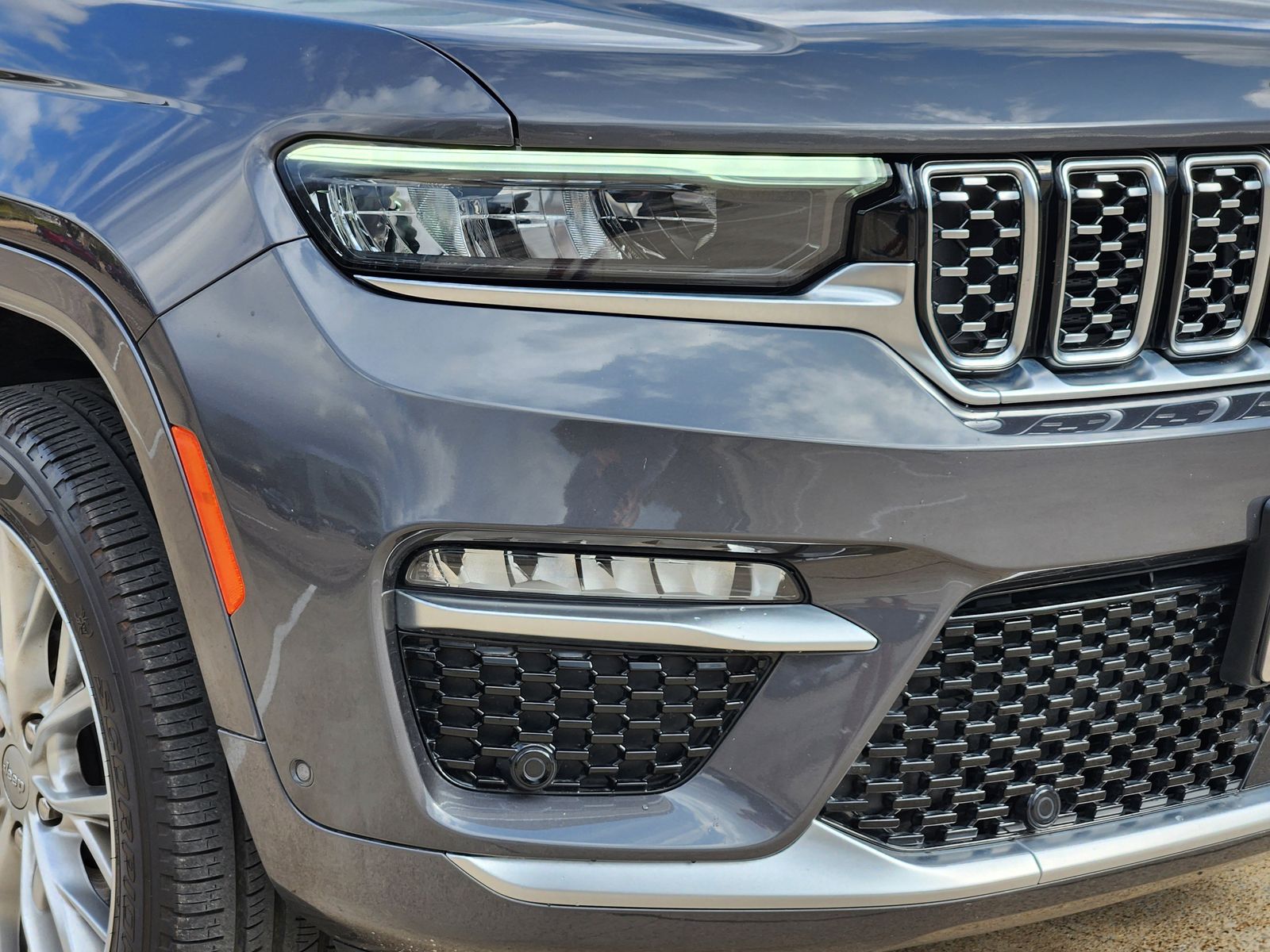 Certified Used 2024 Baltic Gray Jeep Summit image 9