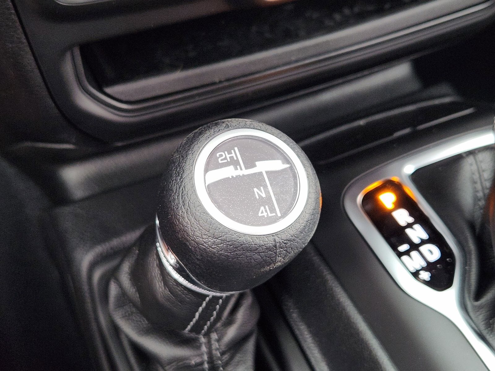 New 2026 Hydro Blue Pearlcoat Jeep 2-DOOR SPORT image 28