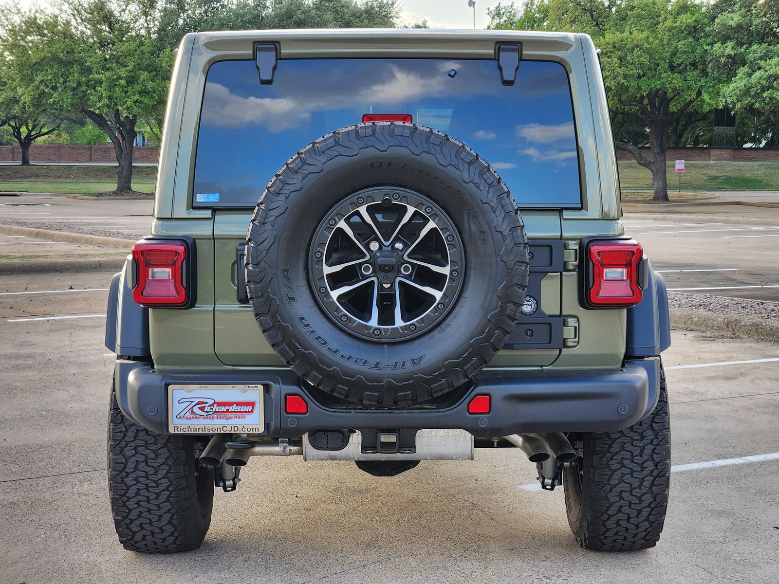 View vehicle photo 5