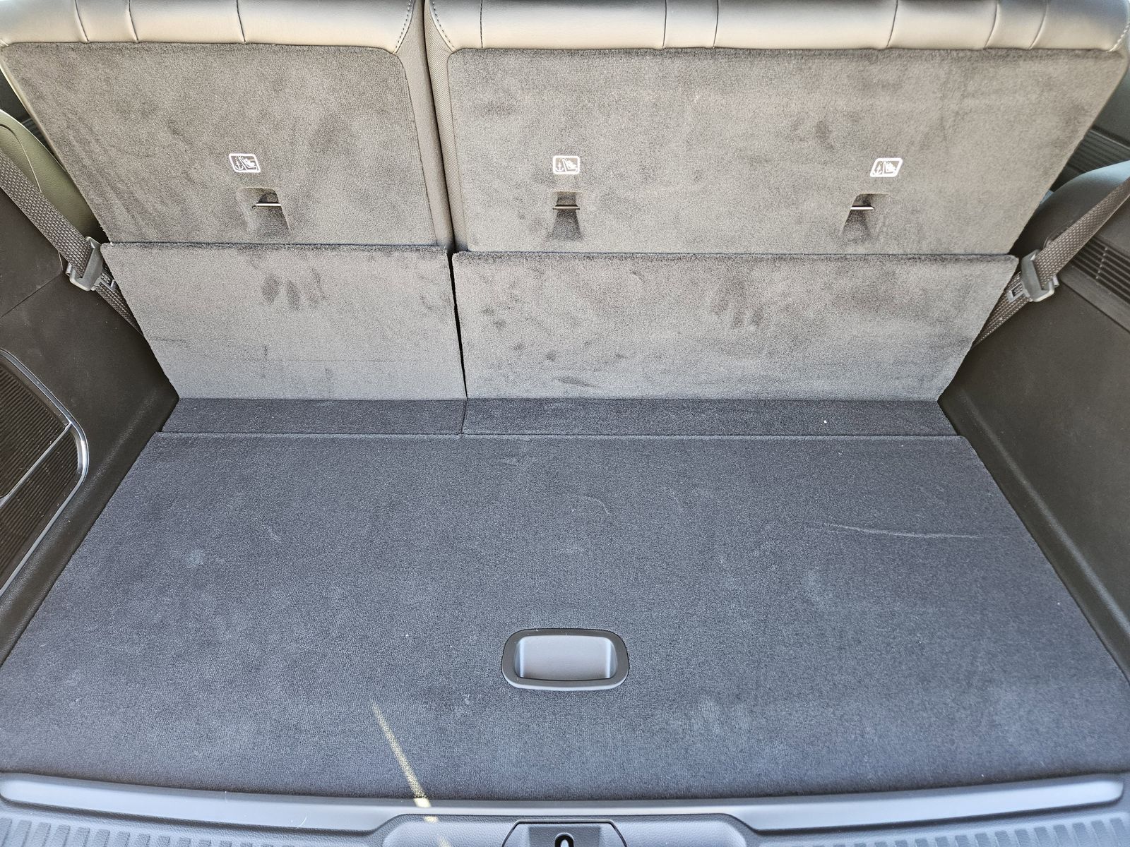 New 2025 Baltic Gray Jeep LIMITED 4X4 image 34