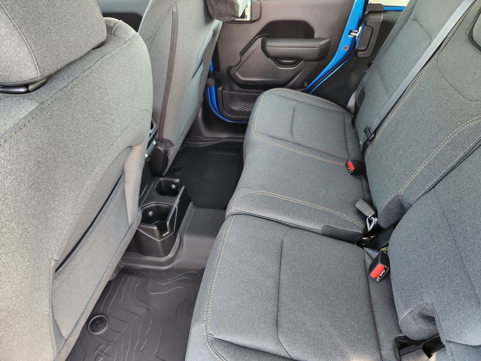 New 2026 Hydro Blue Pearlcoat Jeep 4-DOOR SPORT image 39