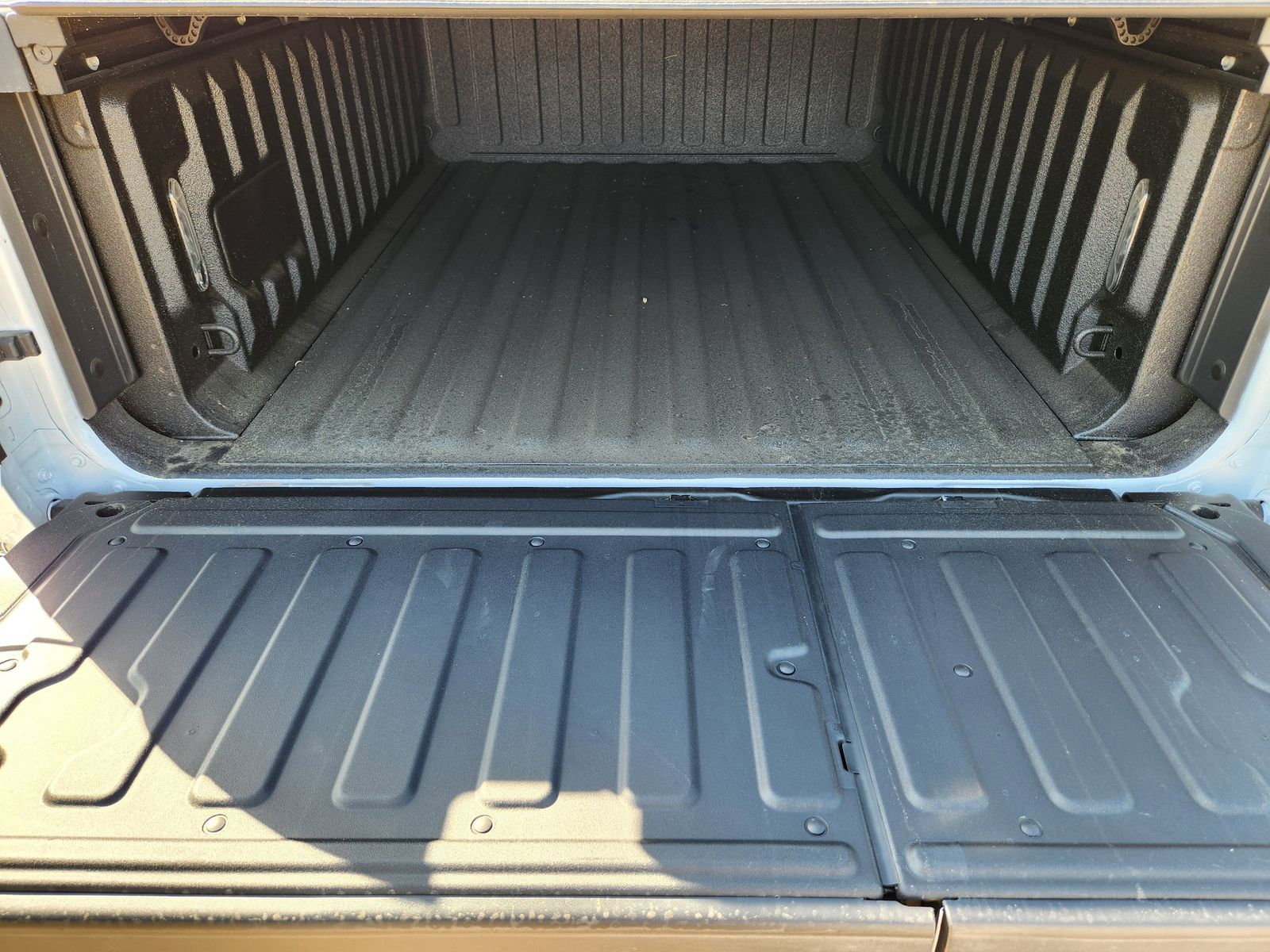 New 2026 Ivory White Tri-Coat Pearlcoat Ram TUNGSTEN CREW CAB 4X4 image 46