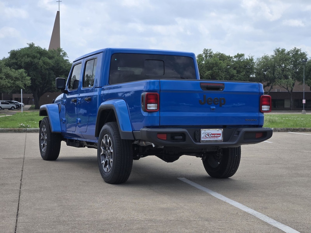 New 2026 Jeep Gladiator SAHARA 4X4 Pickup