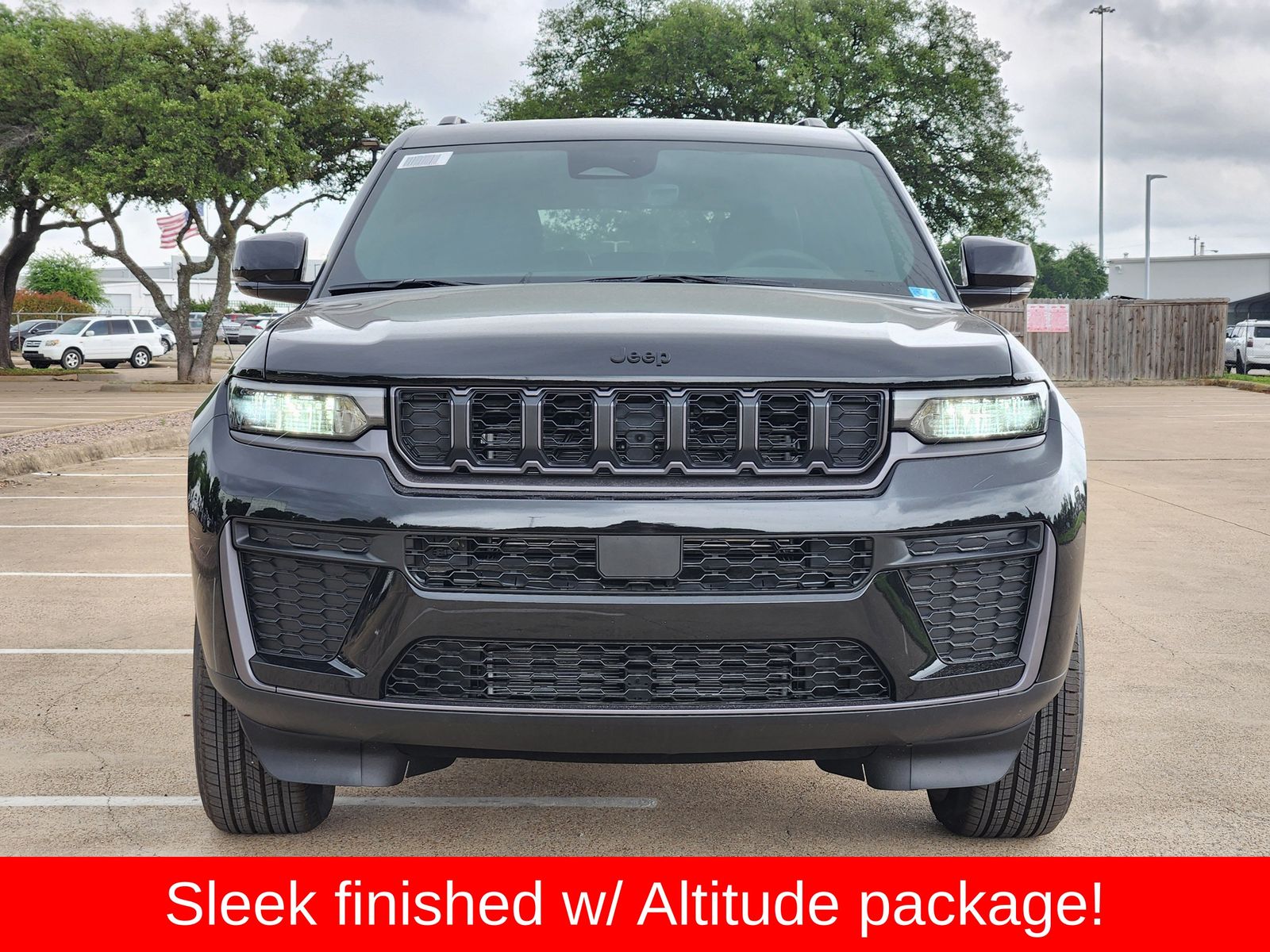 New 2026 Diamond Black Crystal Pearlcoat Jeep L LAREDO ALTITUDE 4X4 image 7
