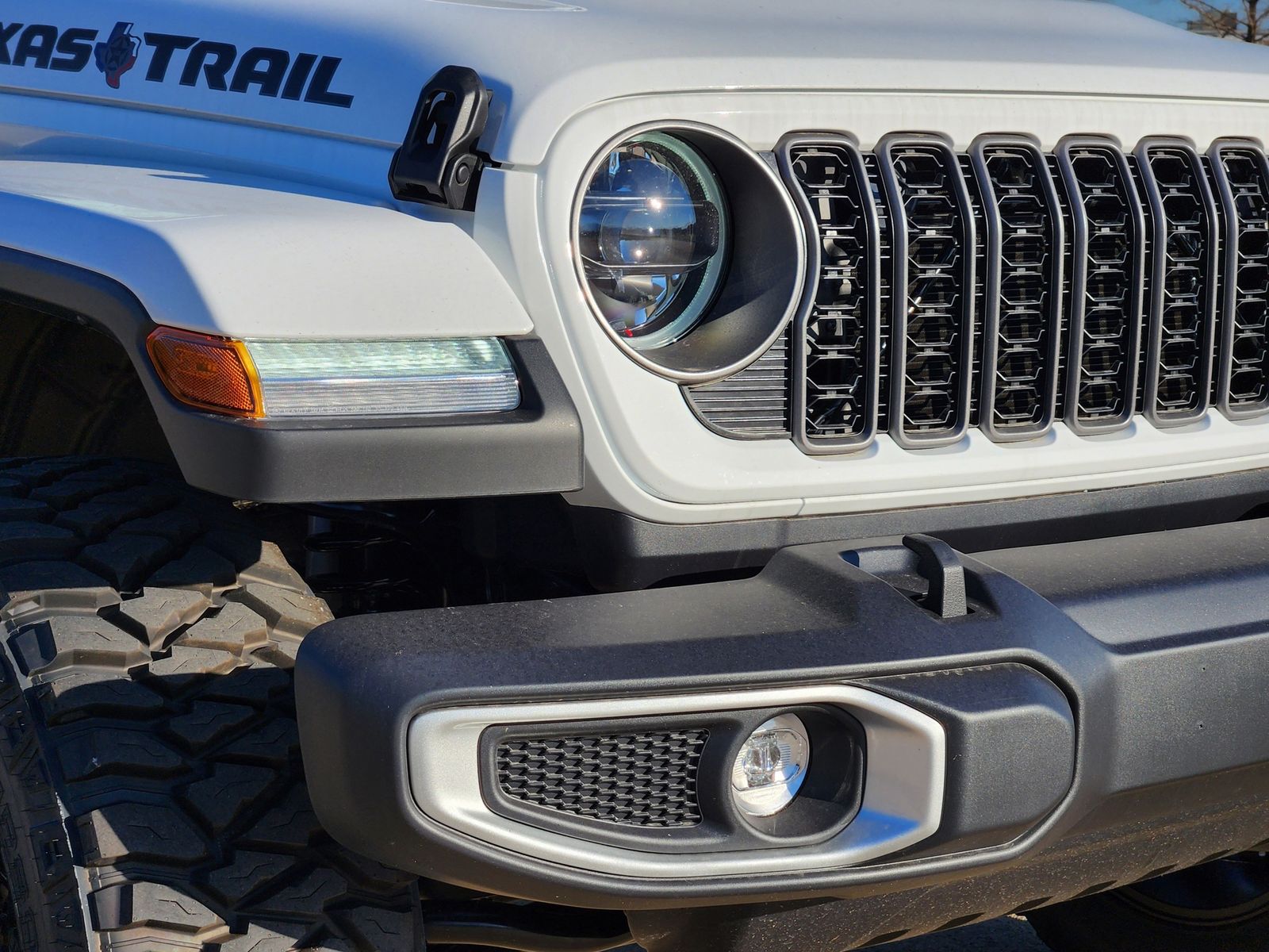 New 2026 Bright White Jeep TEXAS TRAIL 4X4 image 9