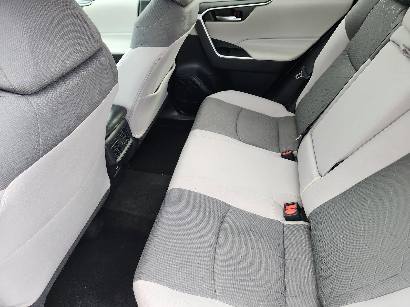 Used 2021 Silver Sky Metallic Midnight Black Metallic Toyota XLE image 40