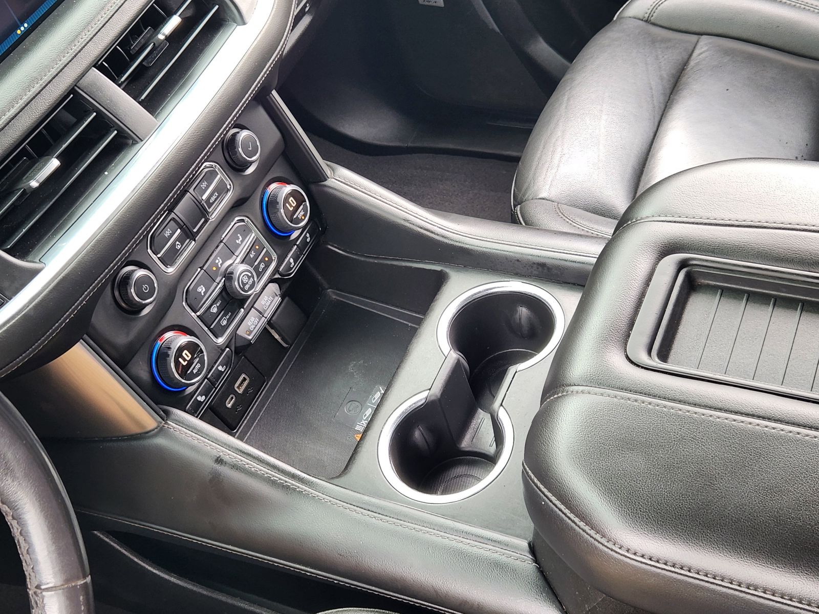 Used 2022 Summit White Chevrolet LT image 27