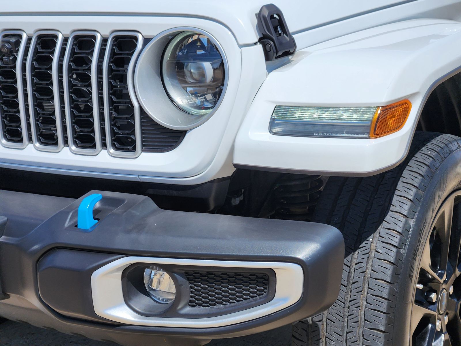 Used 2024 Bright White Clearcoat Jeep Sahara image 14