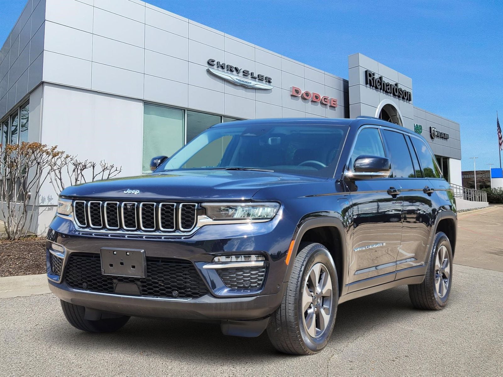 Used 2023 Midnight Sky Jeep Base image 2