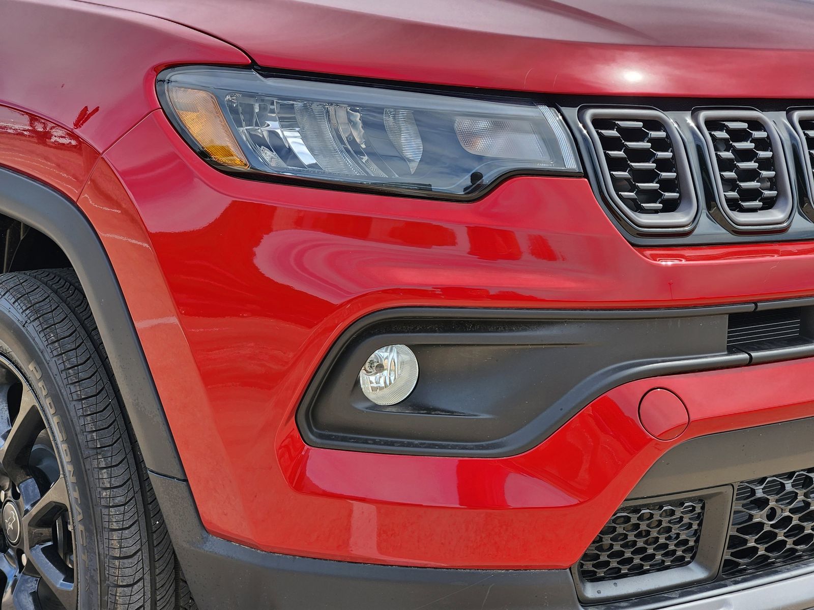 New 2026 Red Hot Pearlcoat Jeep LATITUDE ALTITUDE 4X4 image 9
