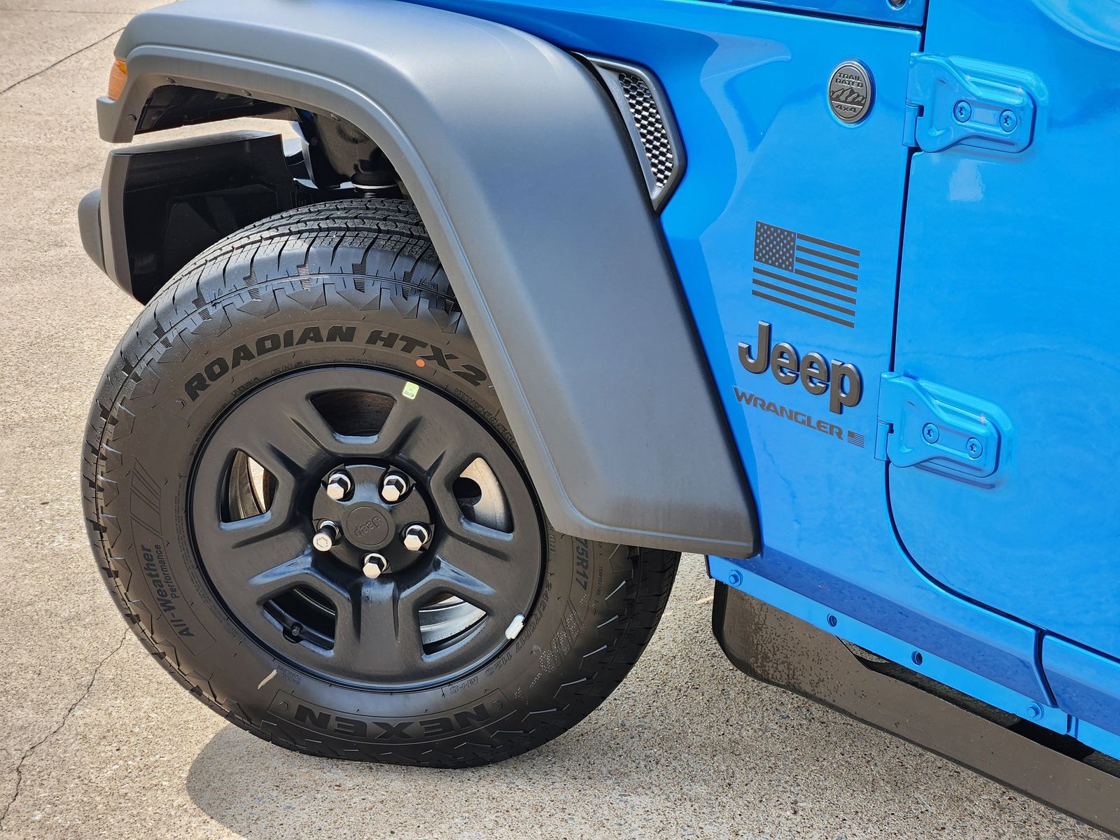 New 2026 Hydro Blue Pearlcoat Jeep 4-DOOR SPORT image 17