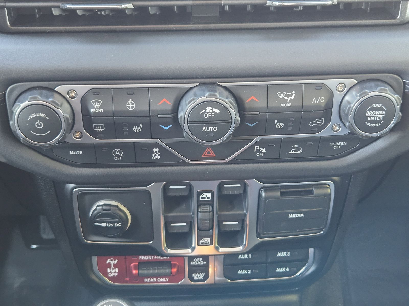 New 2026 Reign Jeep 4-DOOR RUBICON image 17