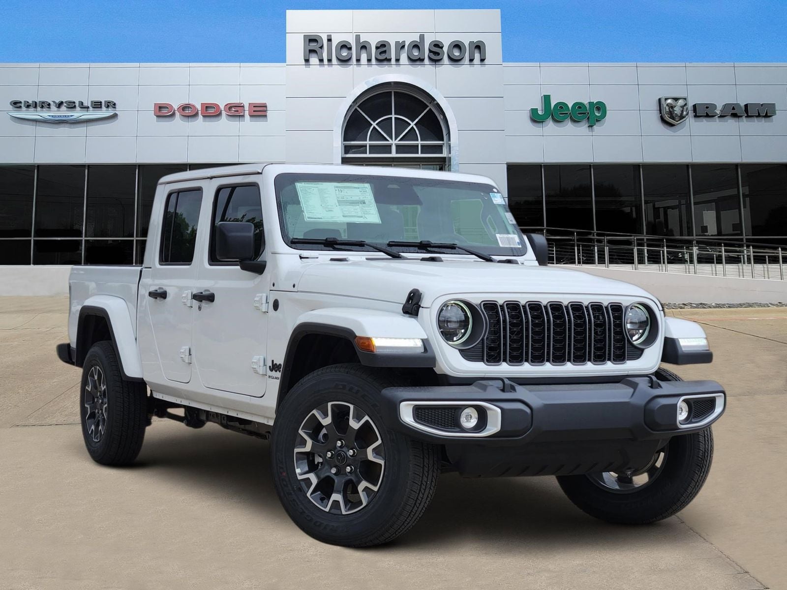 2026 Jeep Gladiator Sahara Auto's photo
