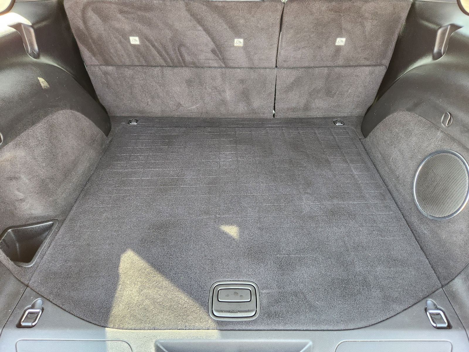 Used 2020 Sting-Gray Clearcoat Jeep Laredo image 42