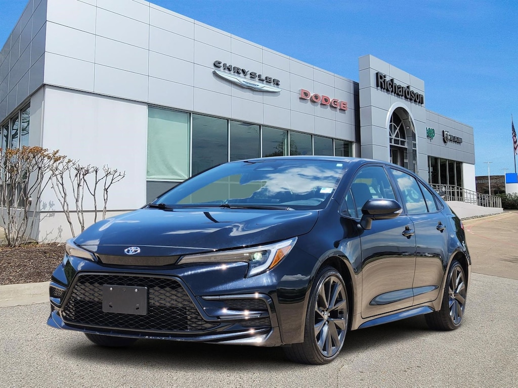 Used 2023 Toyota Corolla SE Sedan