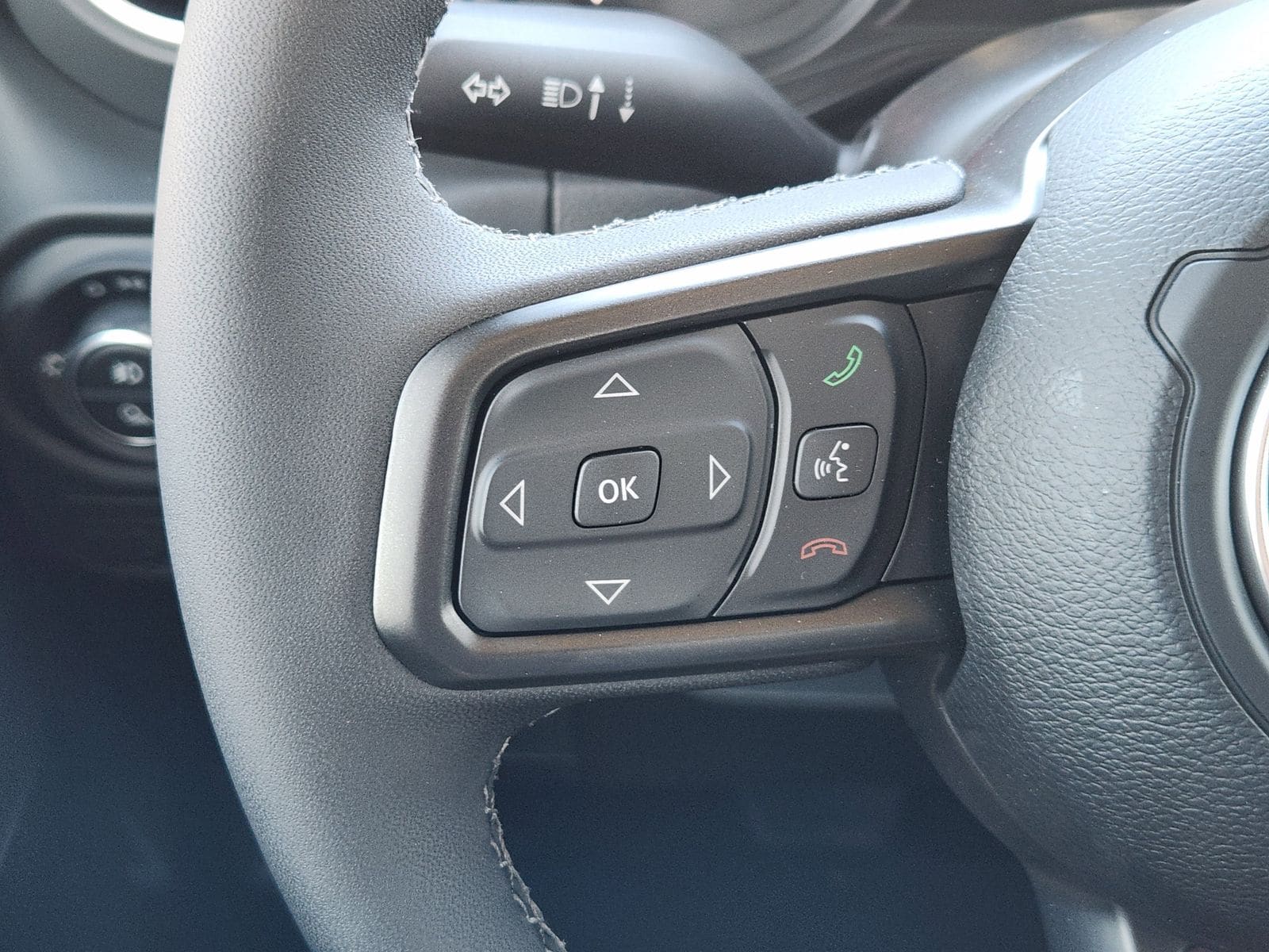 New 2026 Granite Crystal Jeep SAHARA 4X4 image 35