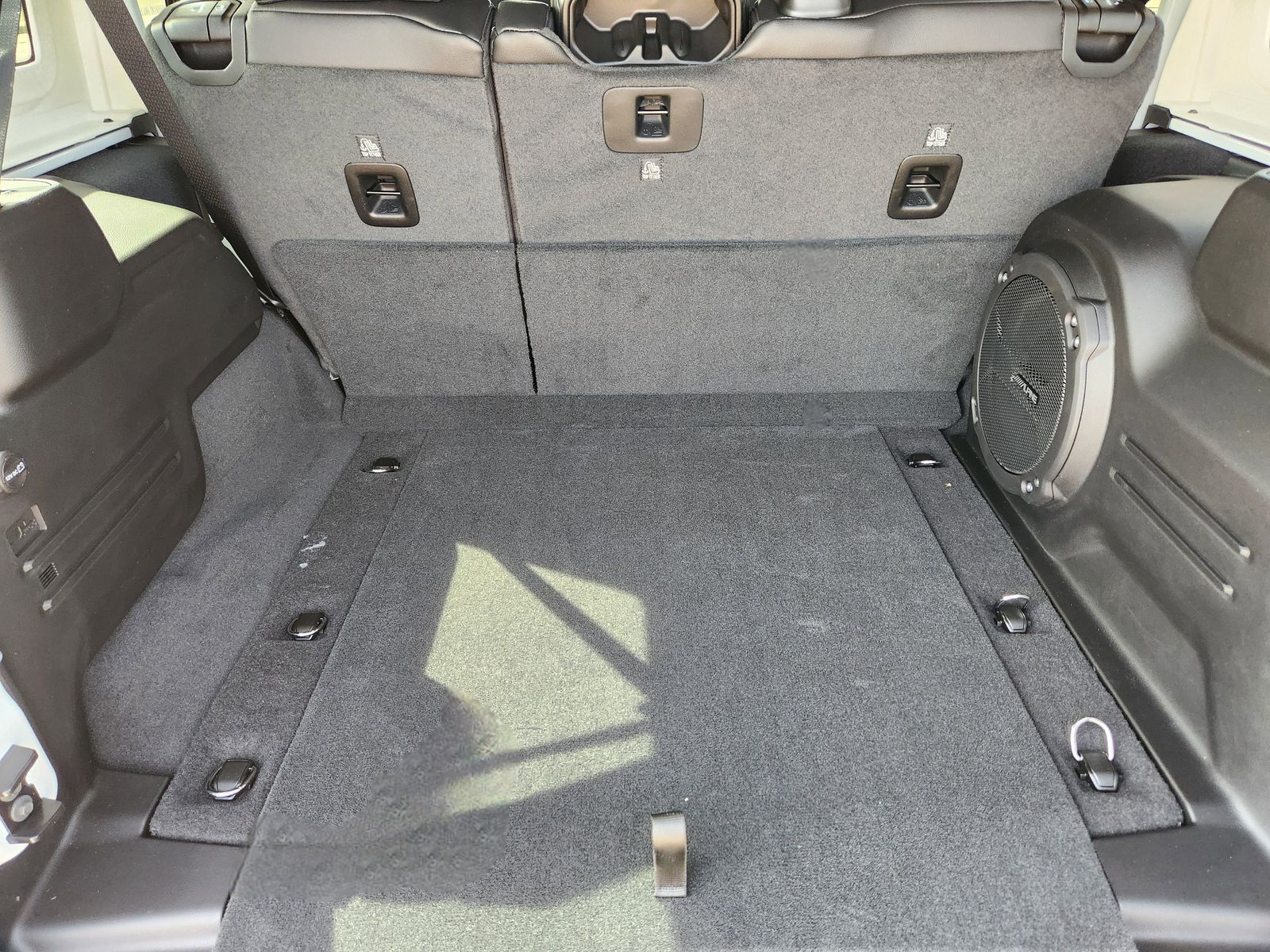 New 2026 Bright White Jeep 4-DOOR SAHARA image 42