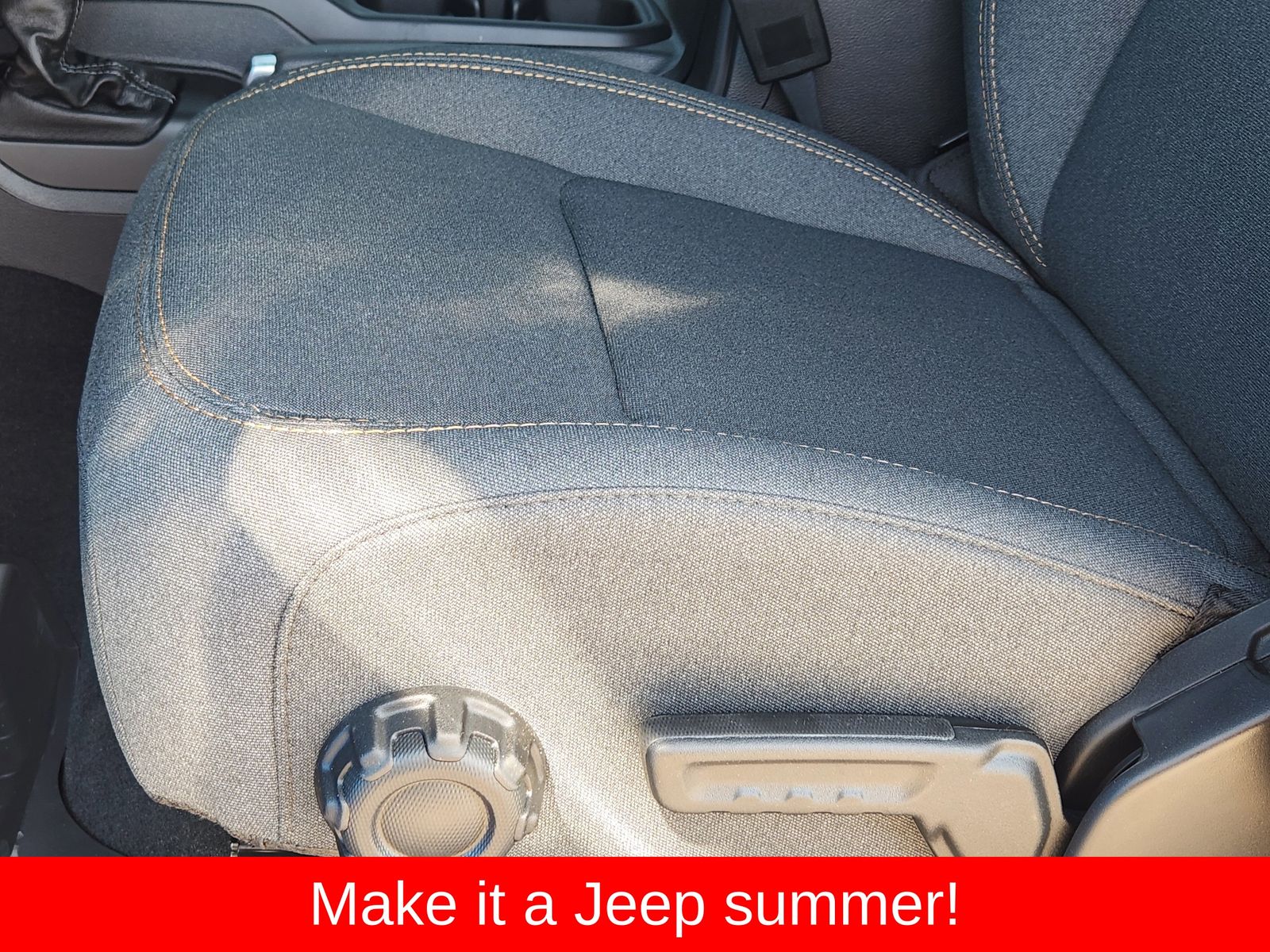New 2026 Hydro Blue Pearlcoat Jeep 4-DOOR SPORT S image 32
