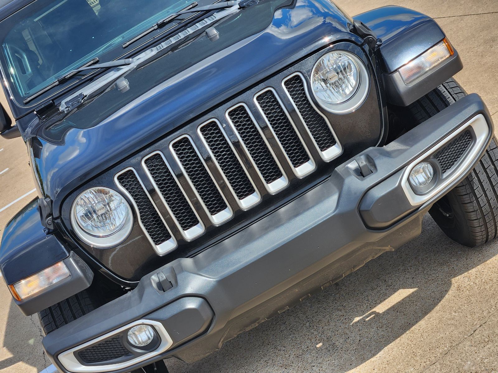 Used 2022 Black Jeep Unlimited Sahara image 14