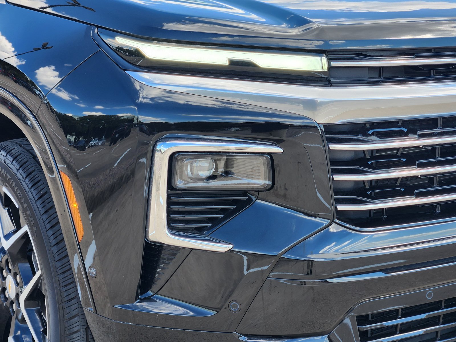 Used 2026 Mosaic Black Chevrolet High Country image 10