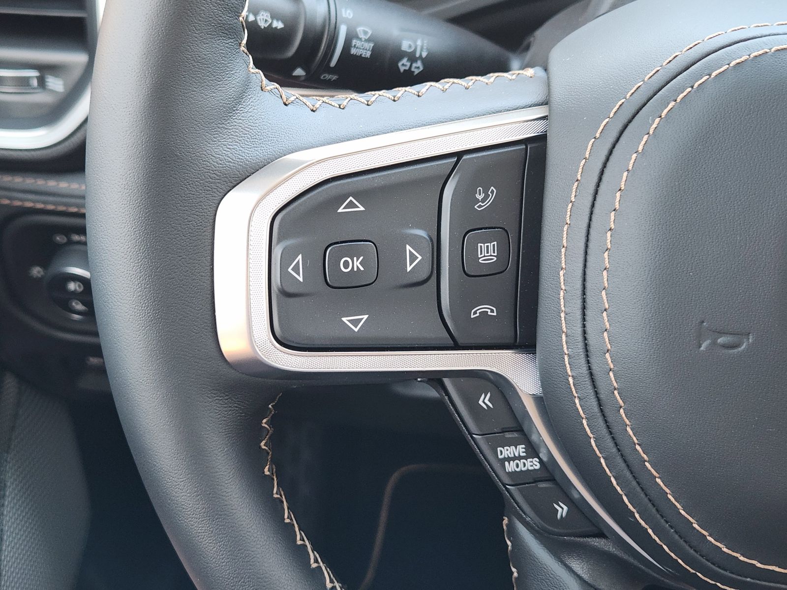 New 2026 Ivory White Tri-Coat Pearlcoat Ram TUNGSTEN CREW CAB 4X4 image 42