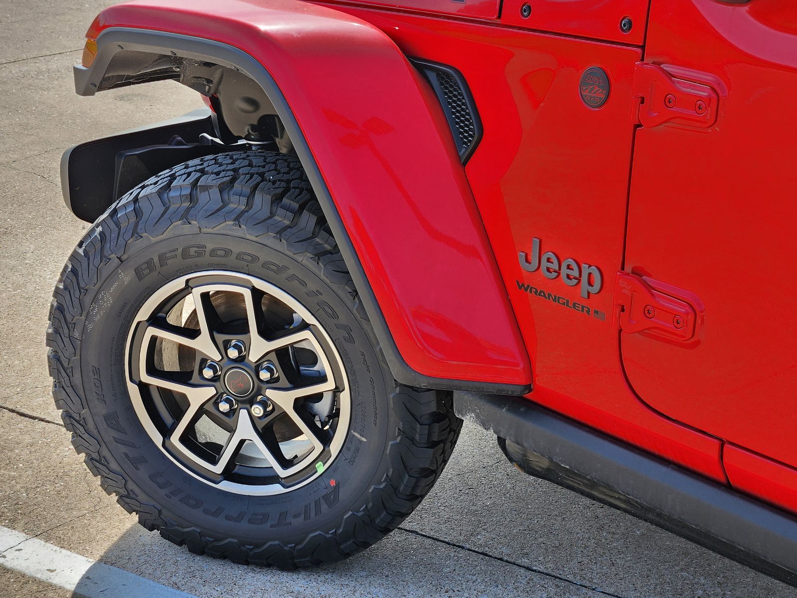 New 2026 Firecracker Red Jeep 4-DOOR RUBICON image 17