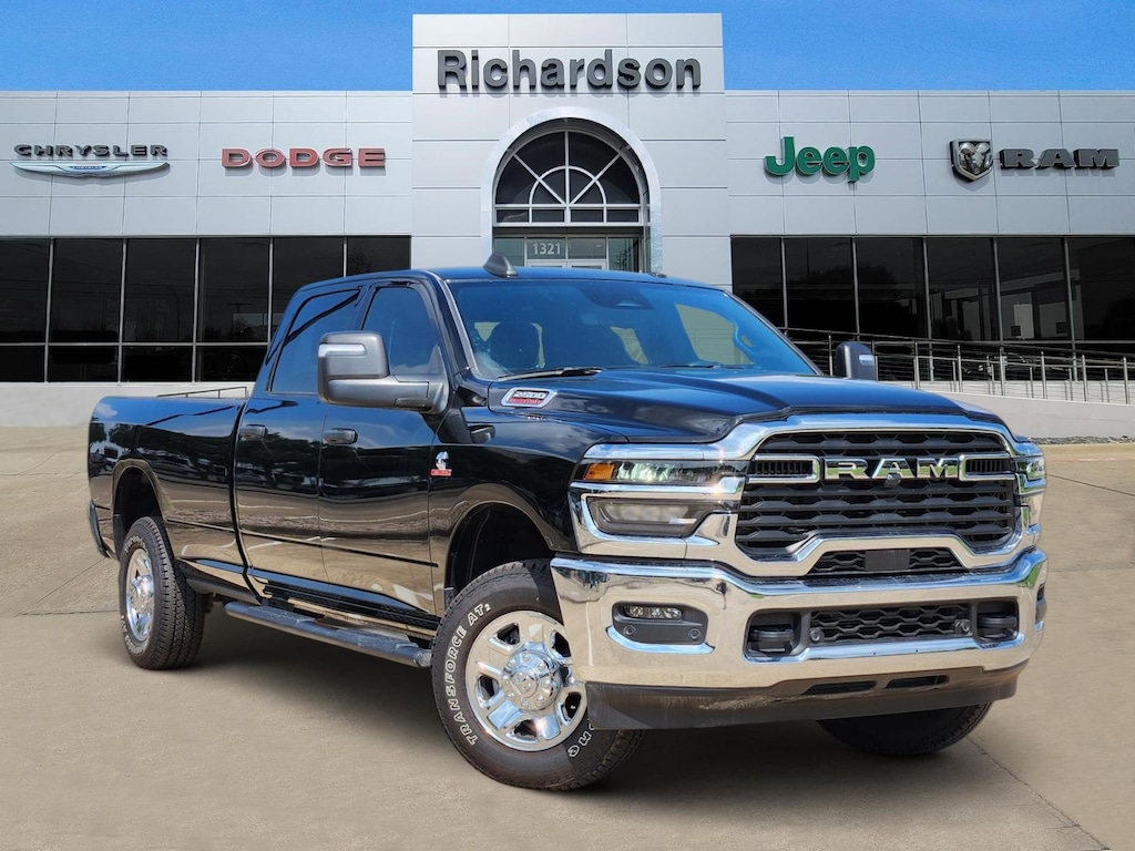 New 2026 Ram 2500 TRADESMAN CREW CAB 4X4 8' BOX Pickup