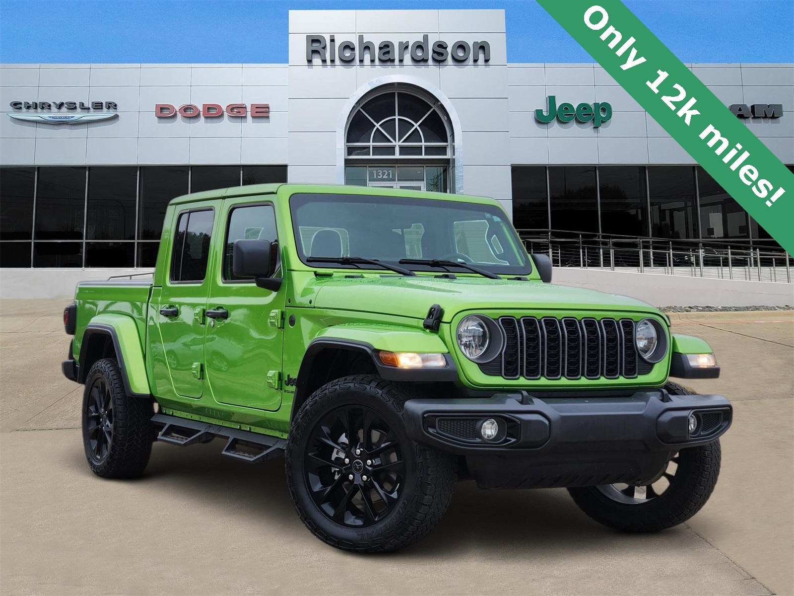 2025 Jeep Gladiator Nighthawk's photo