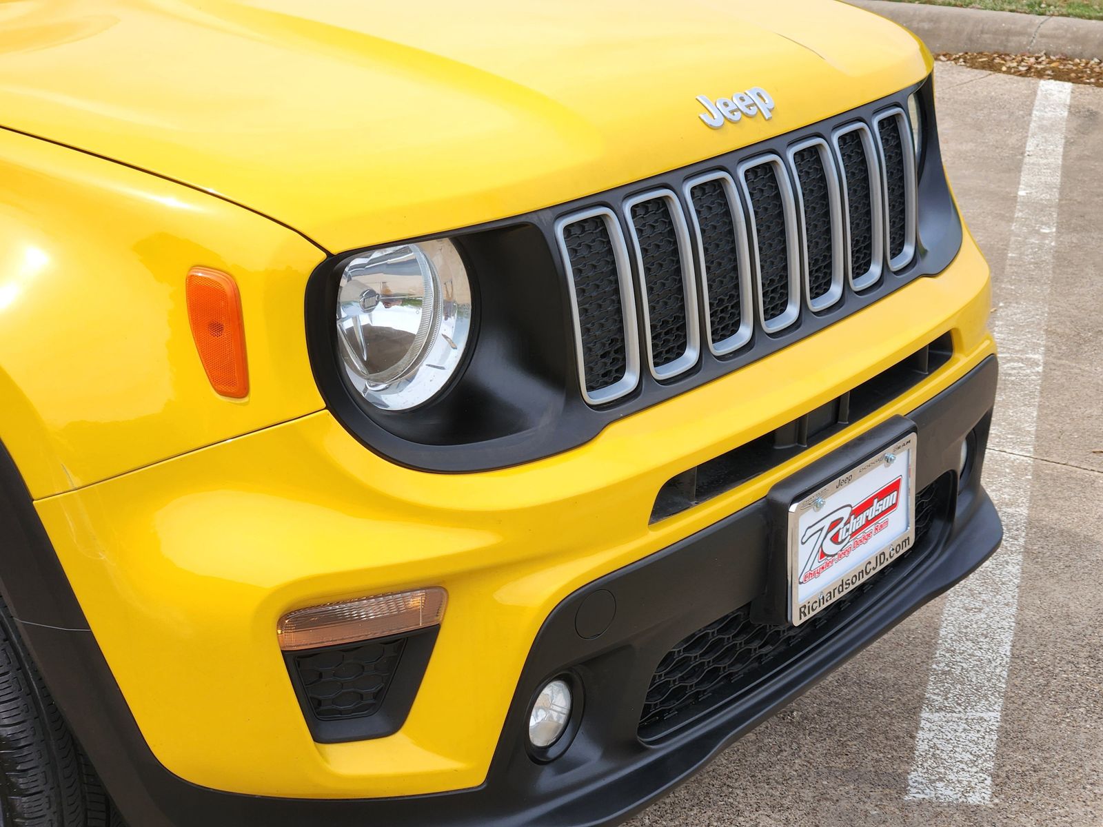 Used 2023 Solar Yellow Jeep Latitude image 11