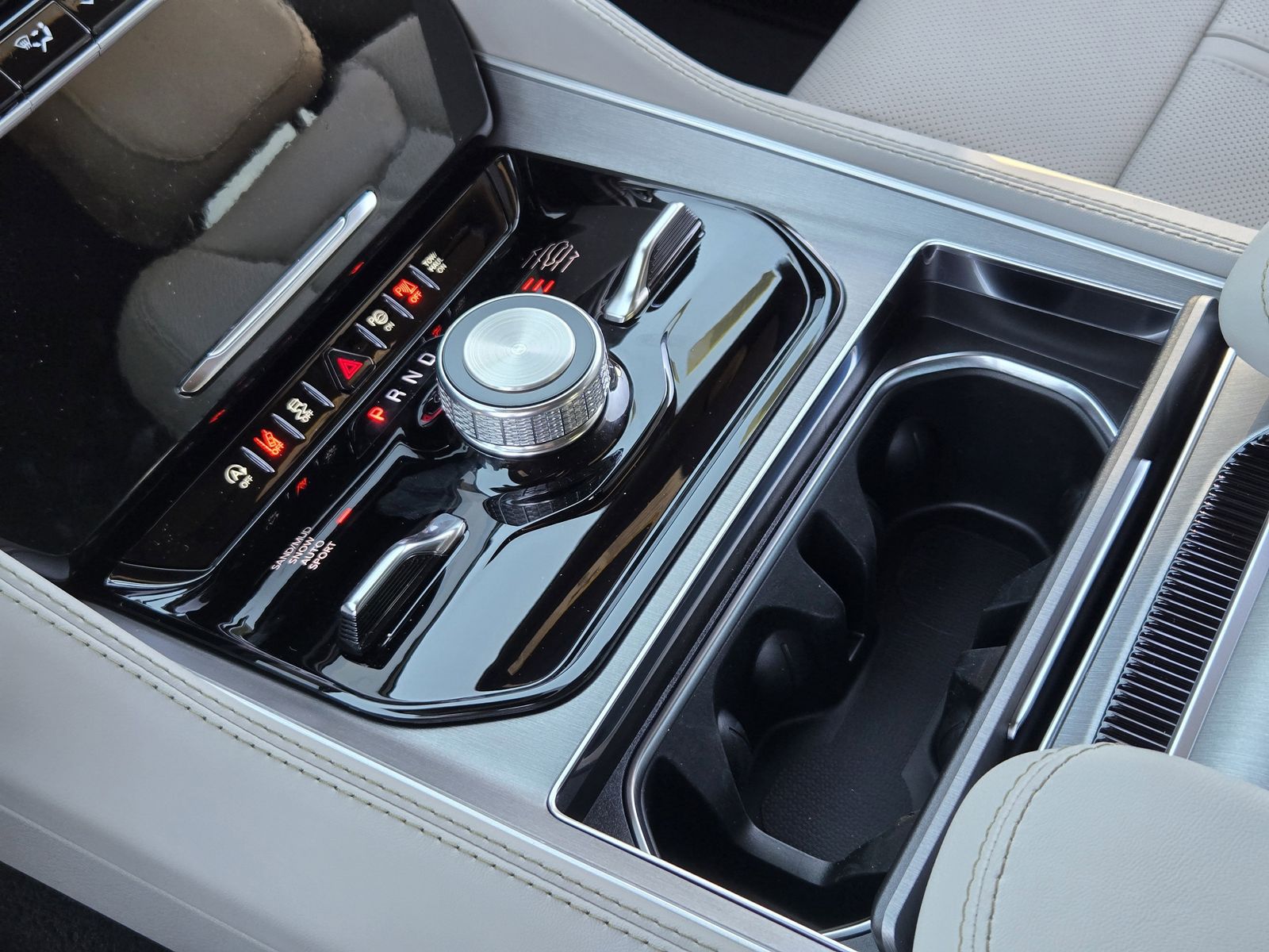 New 2025 Diamond Black Crystal Pearlcoat Jeep L LIMITED 4X4 image 21