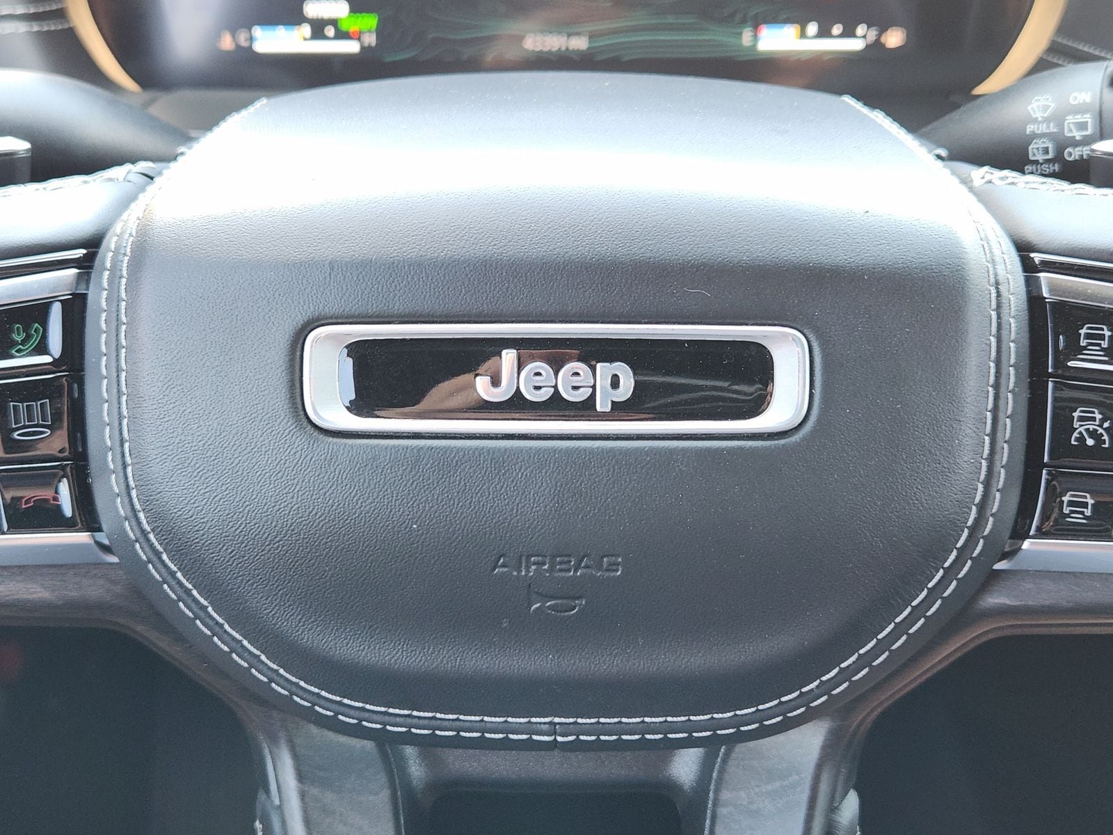 Used 2022 Bright White Jeep Overland image 39