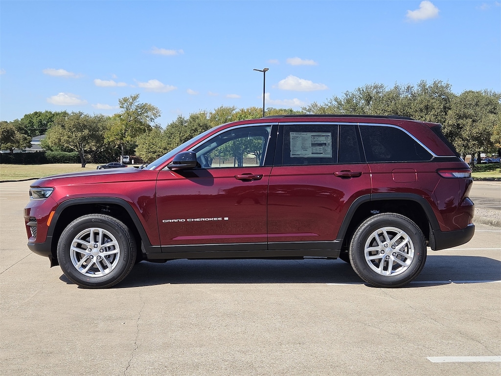 New 2025 Jeep Grand Cherokee LAREDO X 4X2 Sport Utility