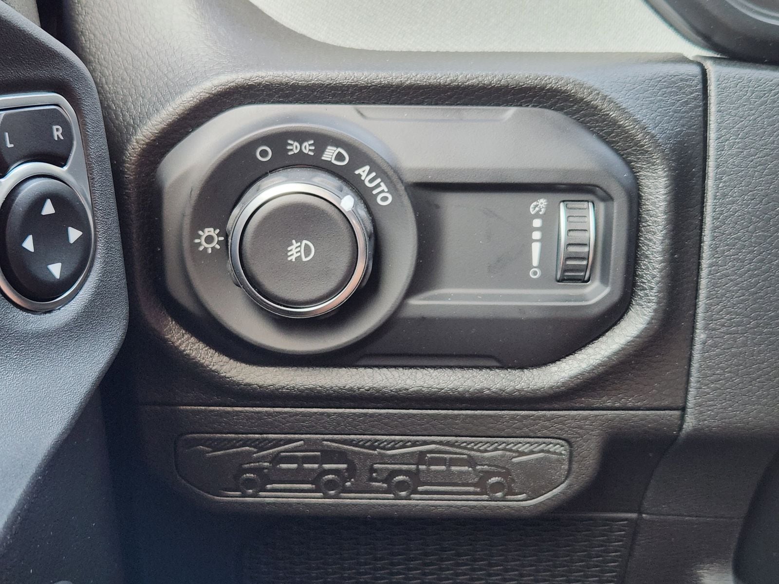 New 2026 Hydro Blue Pearlcoat Jeep 4-DOOR SPORT S image 30