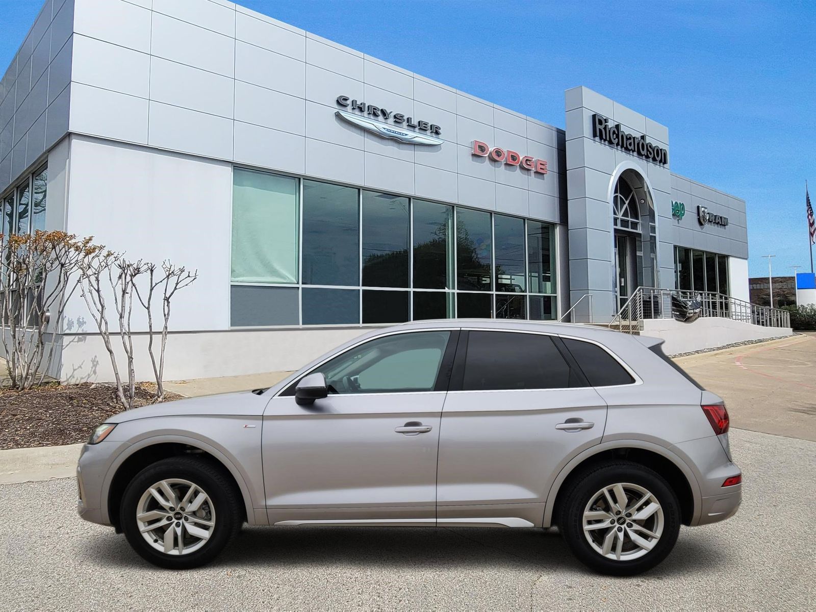 Used 2023 Florett Silver Audi 45 S line Premium image 2