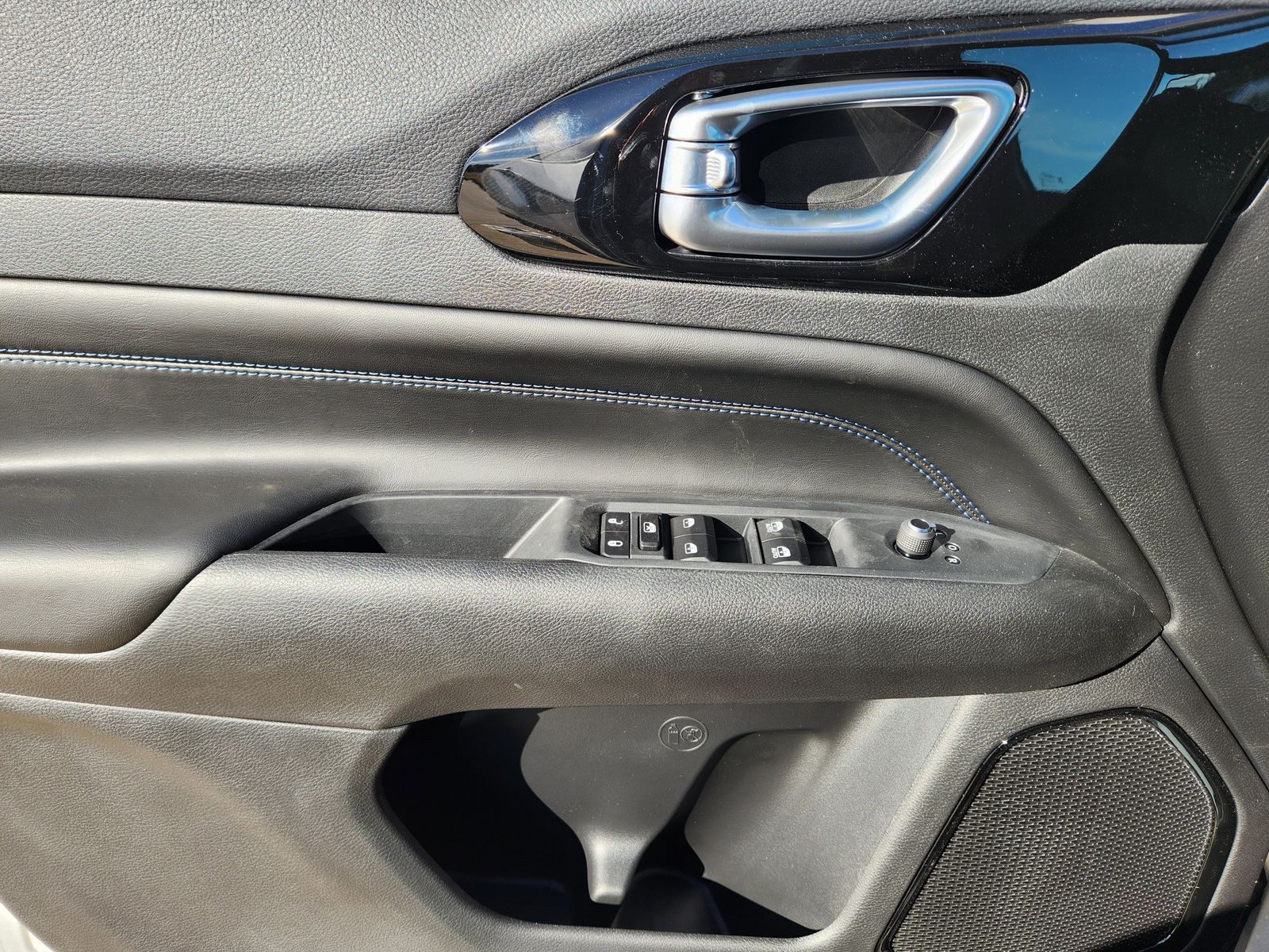 New 2026 Silver Zynith Jeep LATITUDE ALTITUDE 4X4 image 24