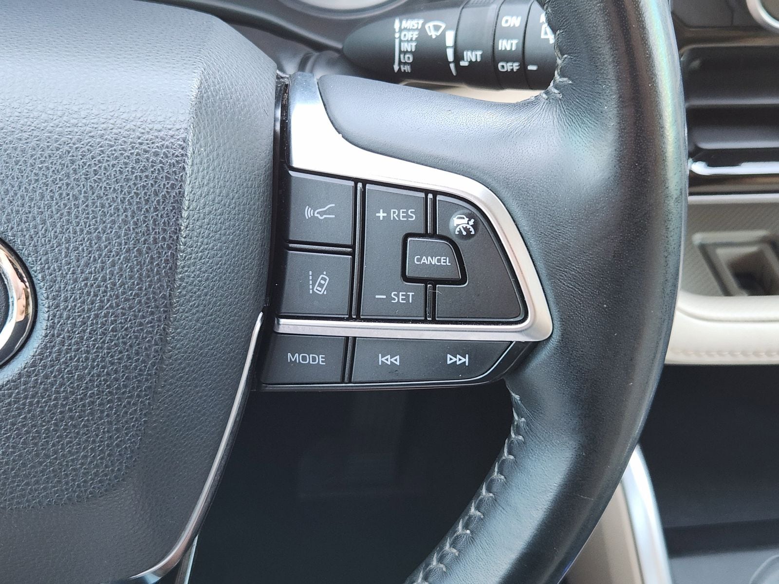 Used 2021 Midnight Black Toyota XLE image 37