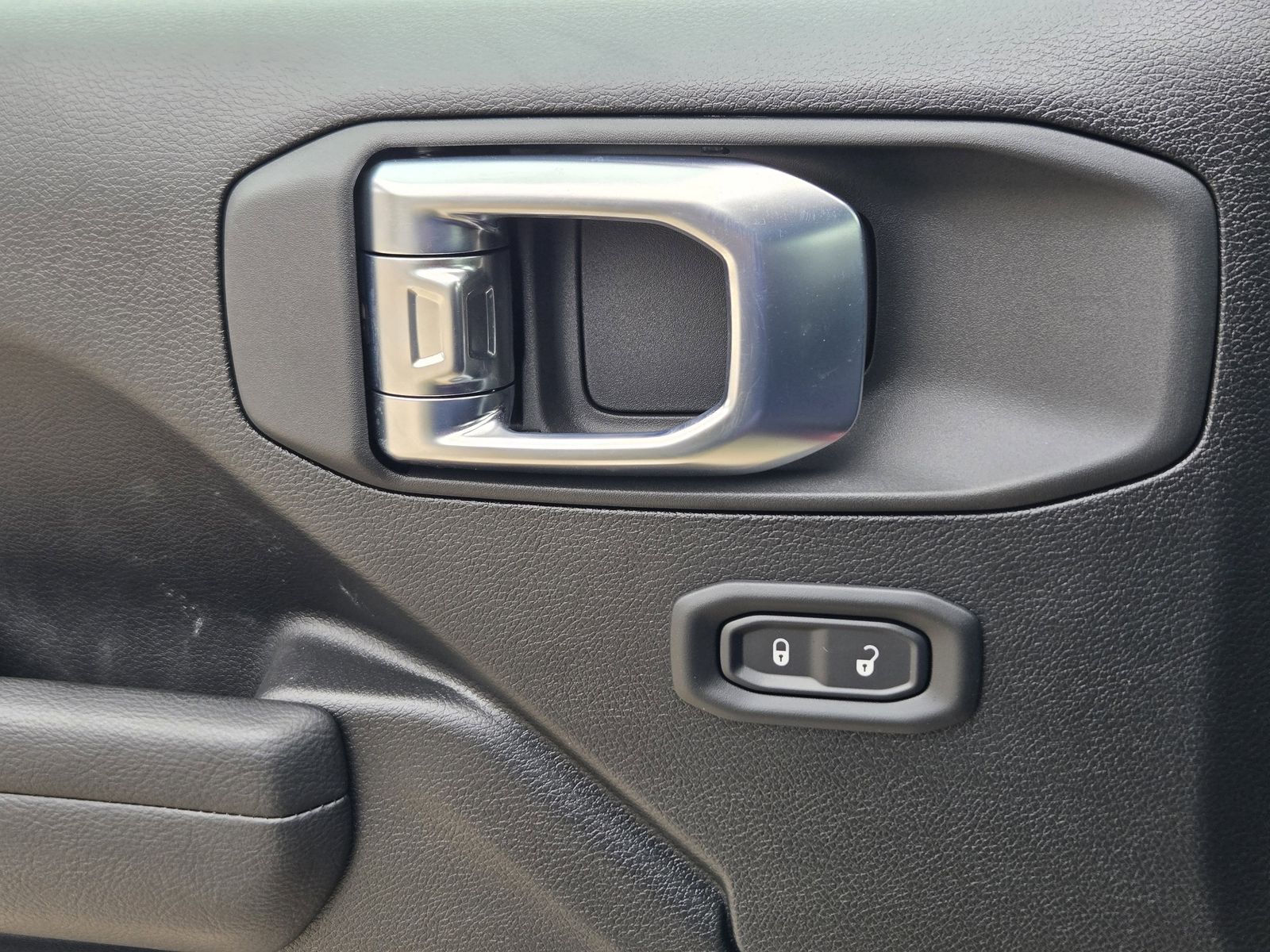 New 2026 41 Jeep 2-DOOR SPORT image 25