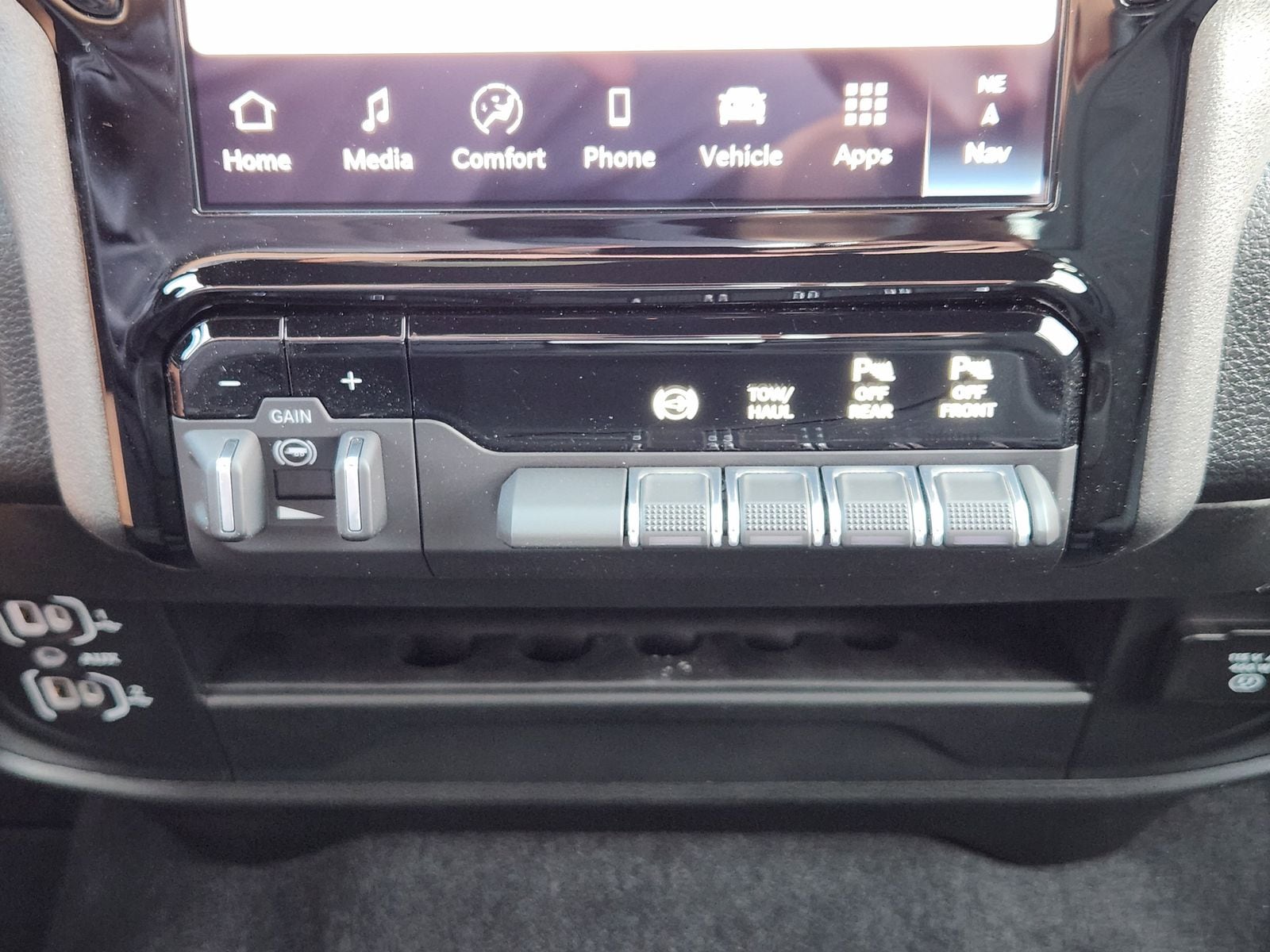 New 2026 Diamond Black Crystal Pearlcoat Ram TRADESMAN CREW CAB 4X4 6