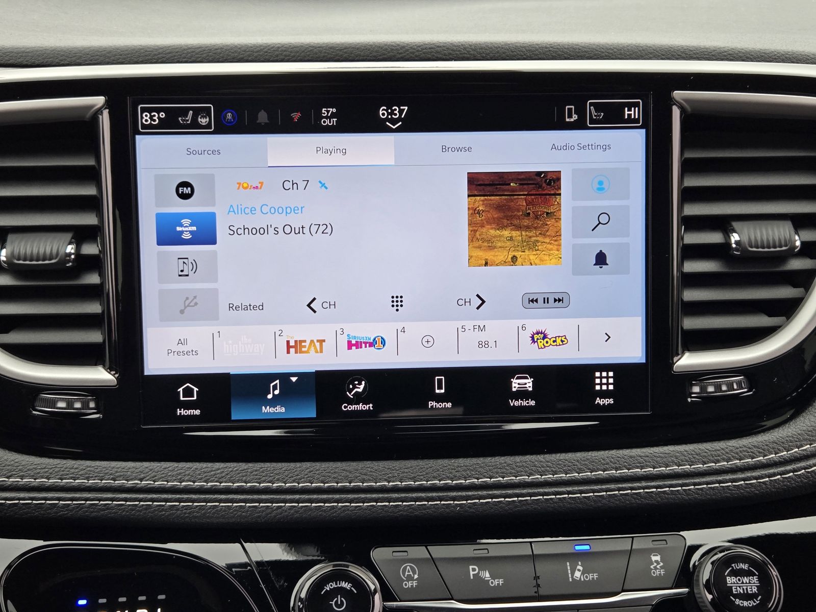 New 2026 Diamond Black Crystal Pearlcoat Chrysler SELECT AWD image 17