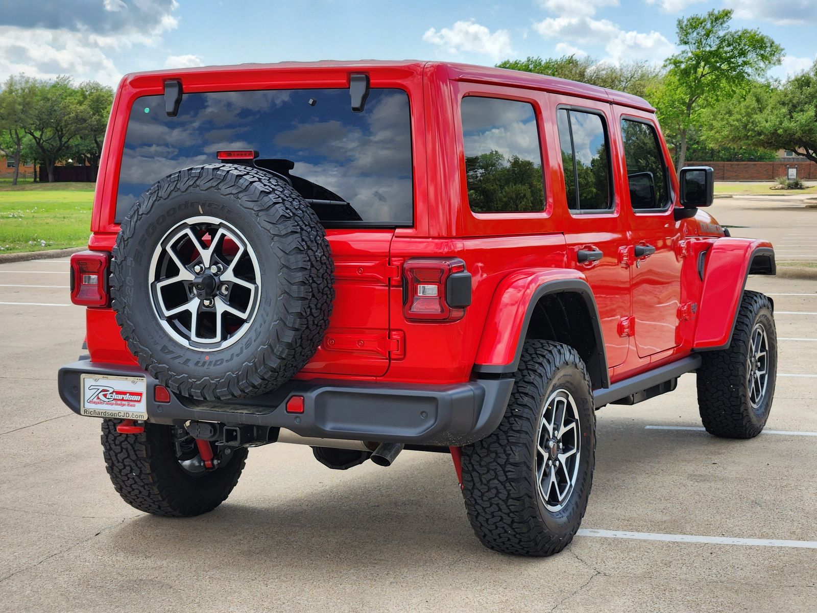 View vehicle photo 6